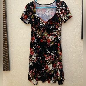 ❤️2 for 15❤️ Urban Outfitters Velvet Floral Dress